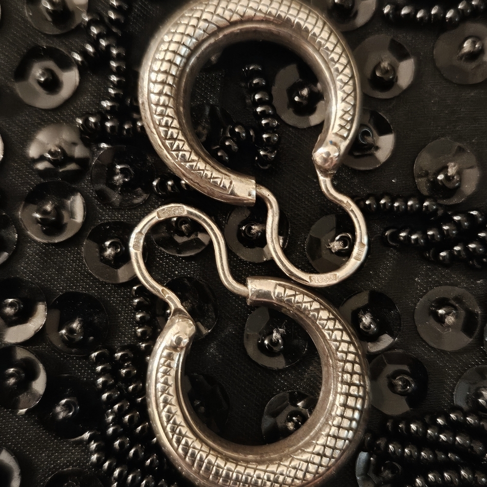 VTG 875 SS Engraved Serpent-scale Texture Puffed Hoops 4.7g Oxidized Finish